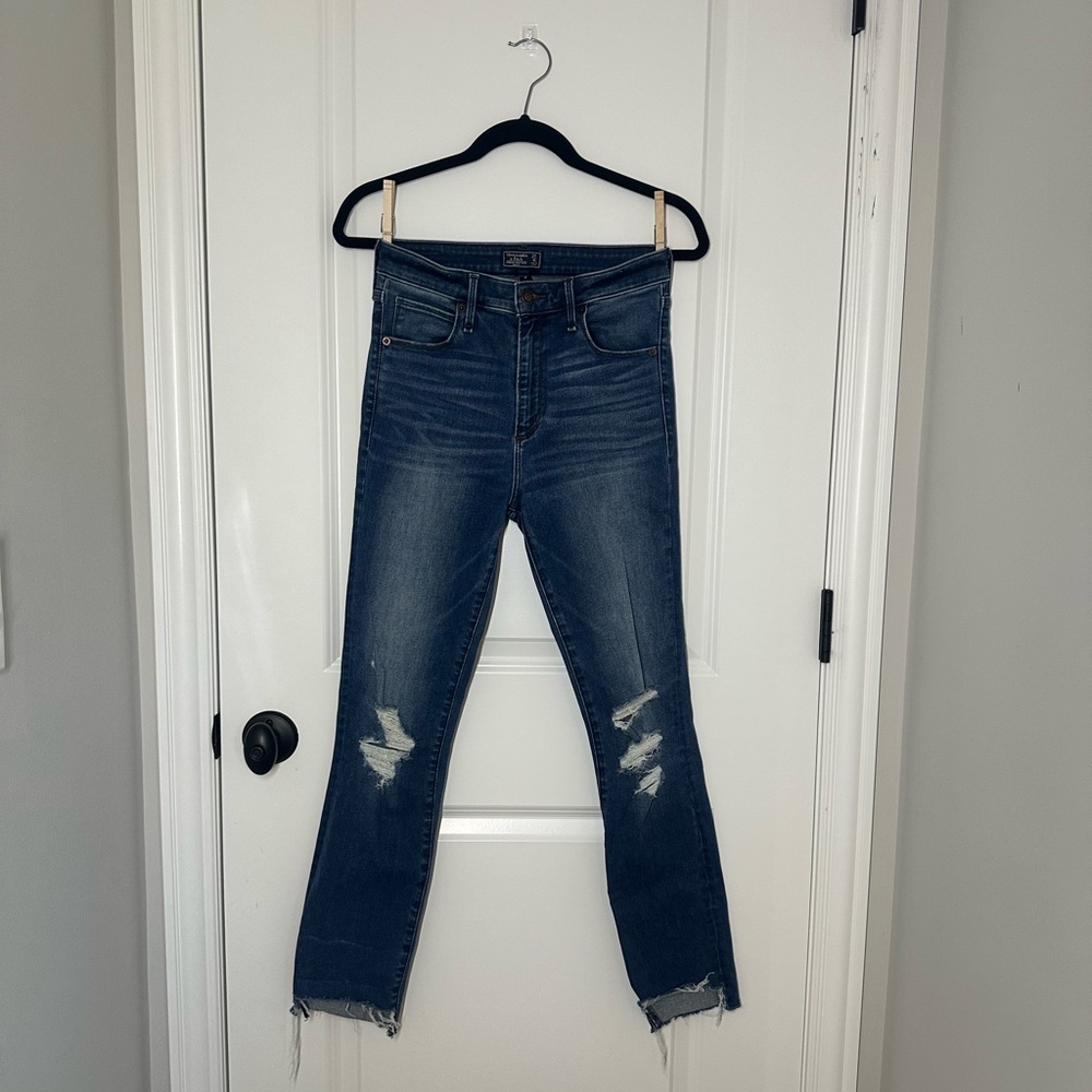 Abercrombie & Fitch Distressed Skinny Jeans | Women’s Size 4 (27) | Blue Denim